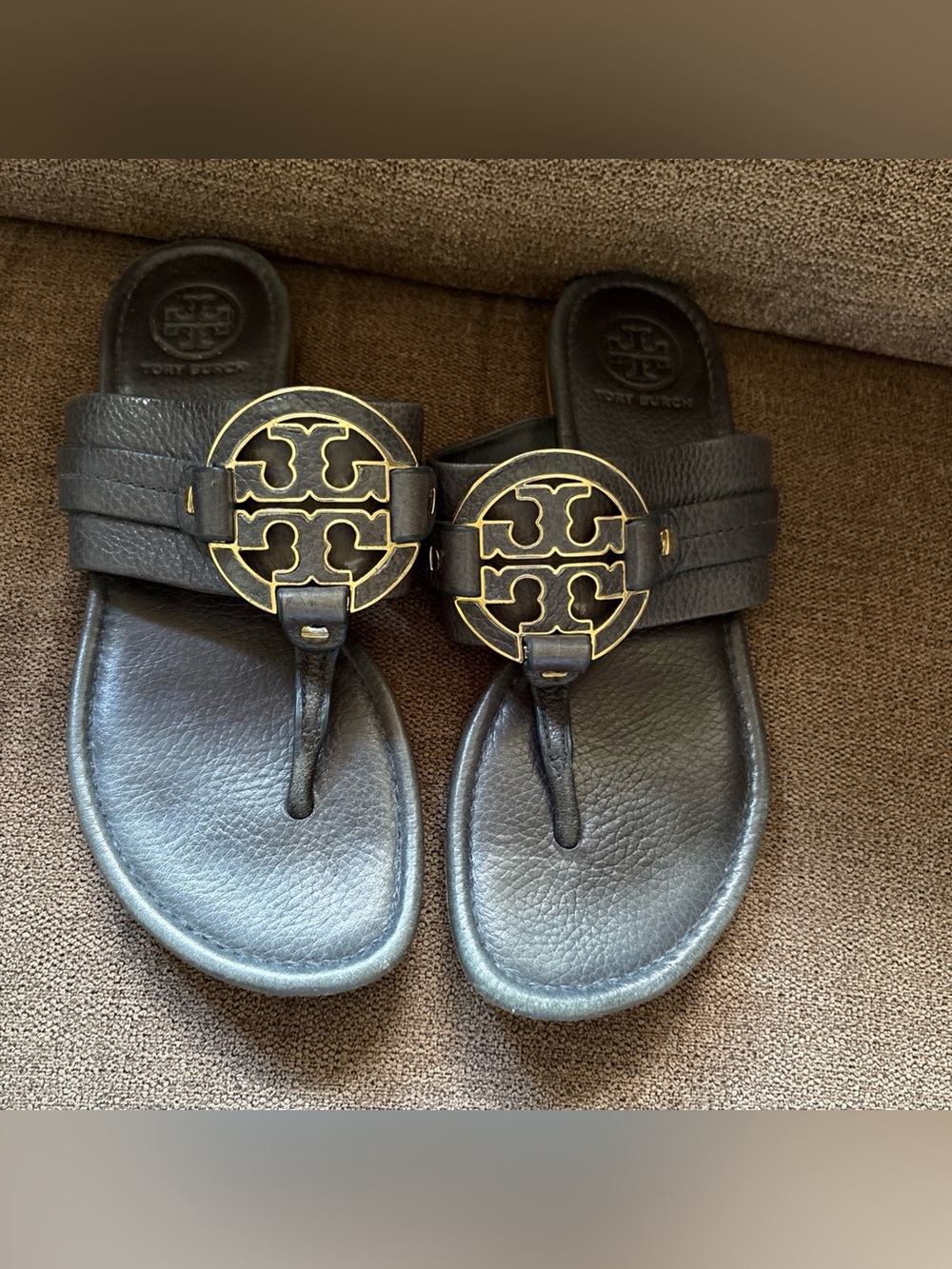 Tory Burch Miller Women's Navy Blue Pebble Leather  Thong Sandals Logo Size 8